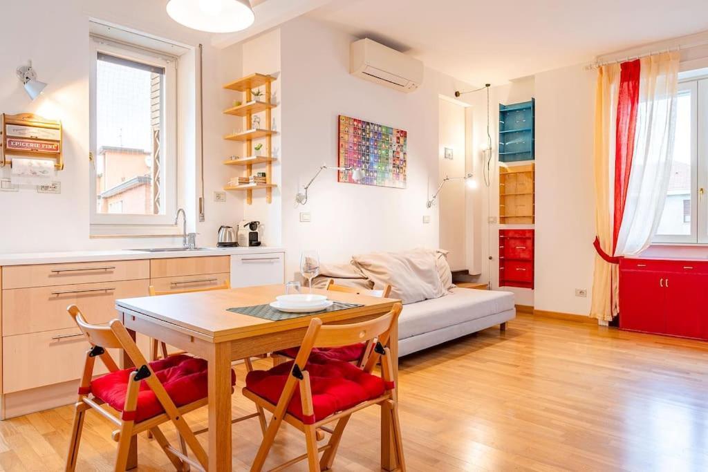 Appartement Guest Planet - Grazioso Bilocale Bande Nere M1 à Milan Extérieur photo